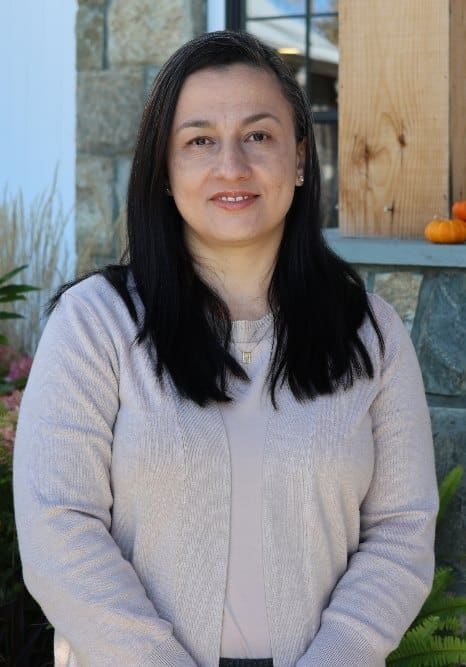 Gislaine Siqueira – Title: Senior Human Resources Generalist